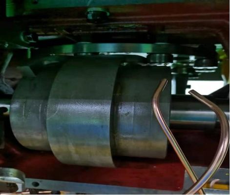 紙カップの製造のためのロール紙加工機械
