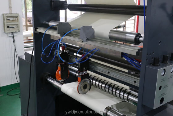 プラスチックの書籍カバーを作る機械で効率的に練習本とノートブックを作成